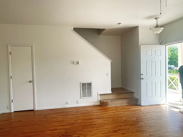 2190 Arrowhead Creek Vw — Photo 4