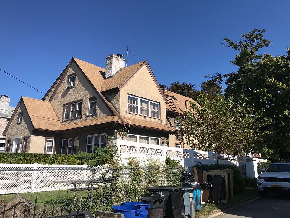 2nd image of 279 Bedford Ave
