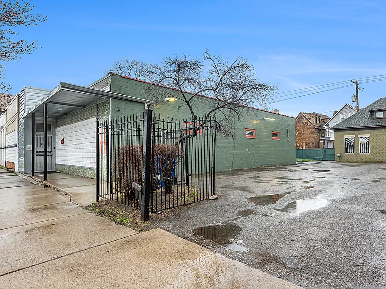 3020 E Grand Blvd — Photo 17