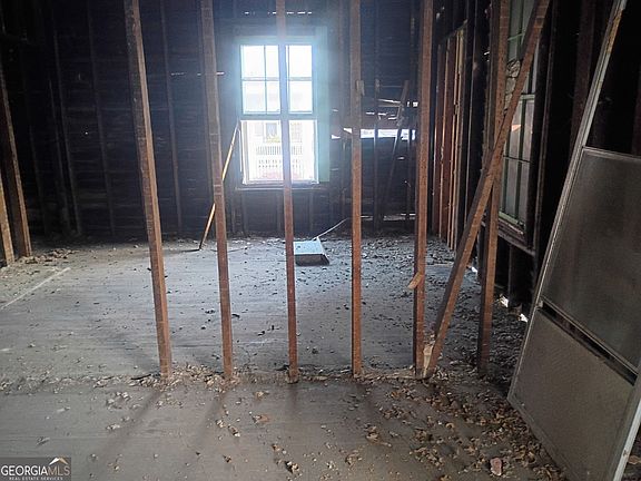 4th image of 928 Welch St SW