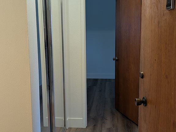 2nd image of 1037 Grand Ave #2