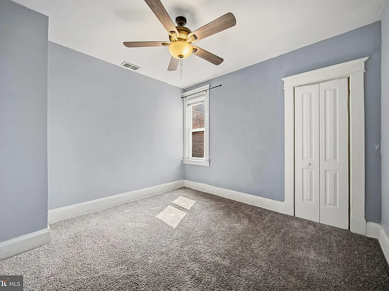 1516 N Luzerne Ave — Photo 17