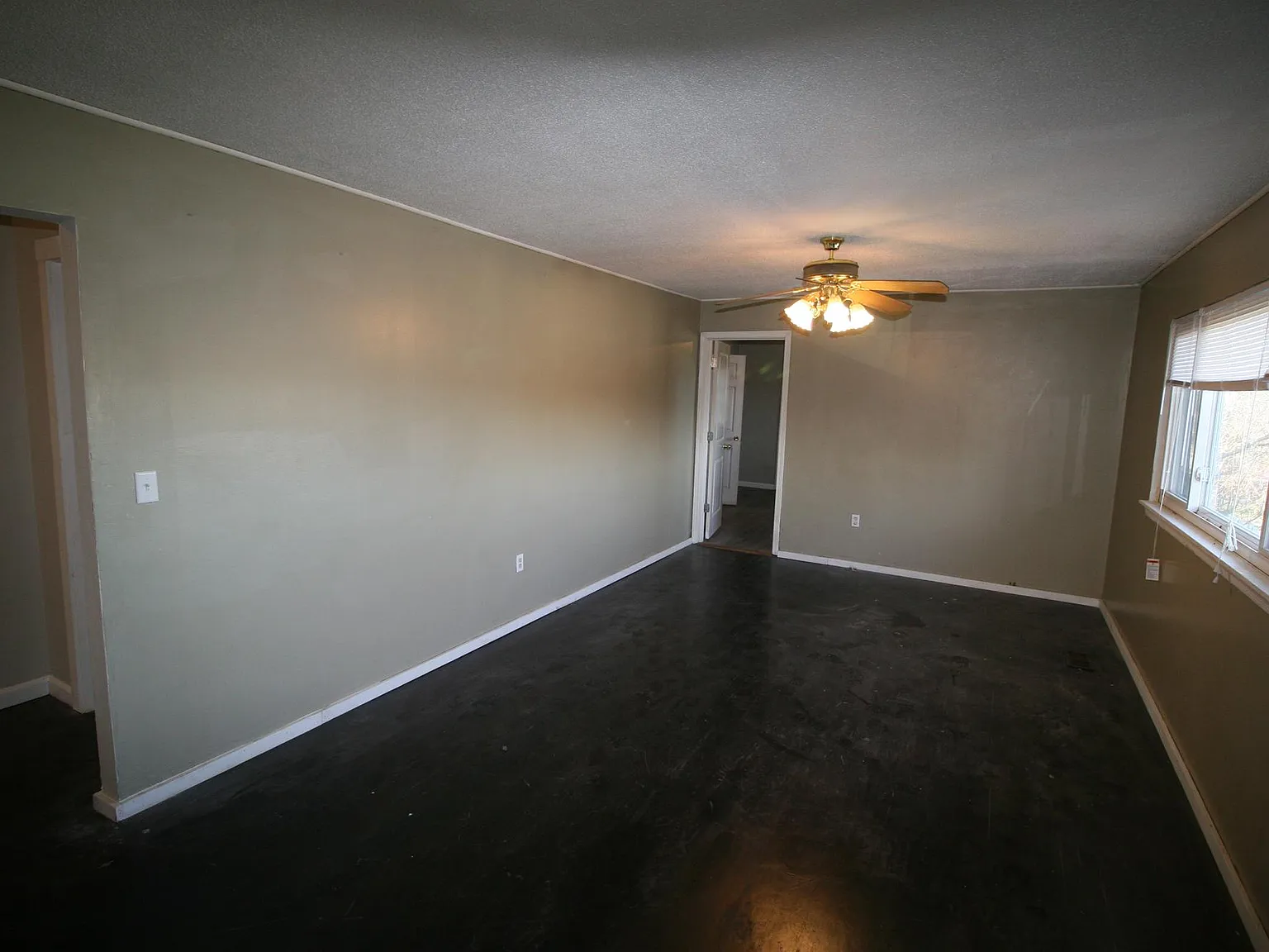 60 Hilltop Dr — Photo 4