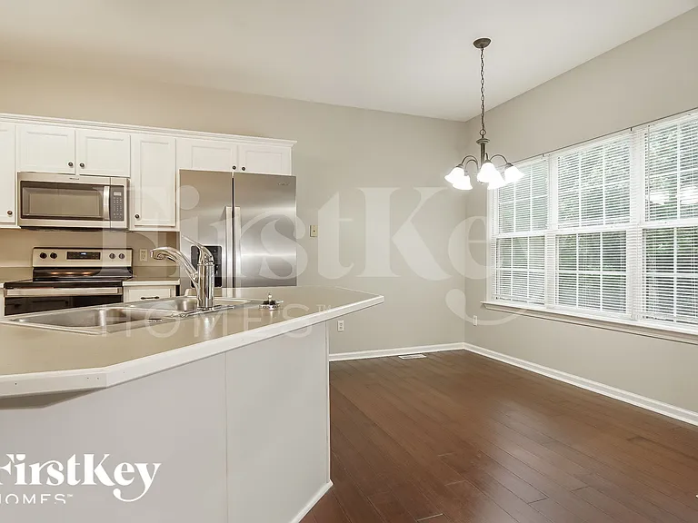 5612 Elliott Cir — Photo 5