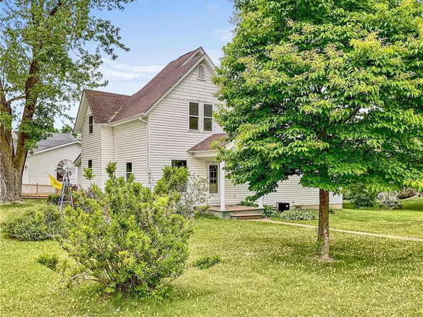 231 S Woodworth Street, Elmwood, WI 54740
