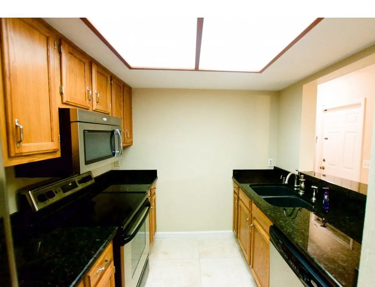Building Photo - 900 SW 62nd Blvd #D23