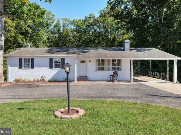10846 Charles St, La Plata, MD 20646