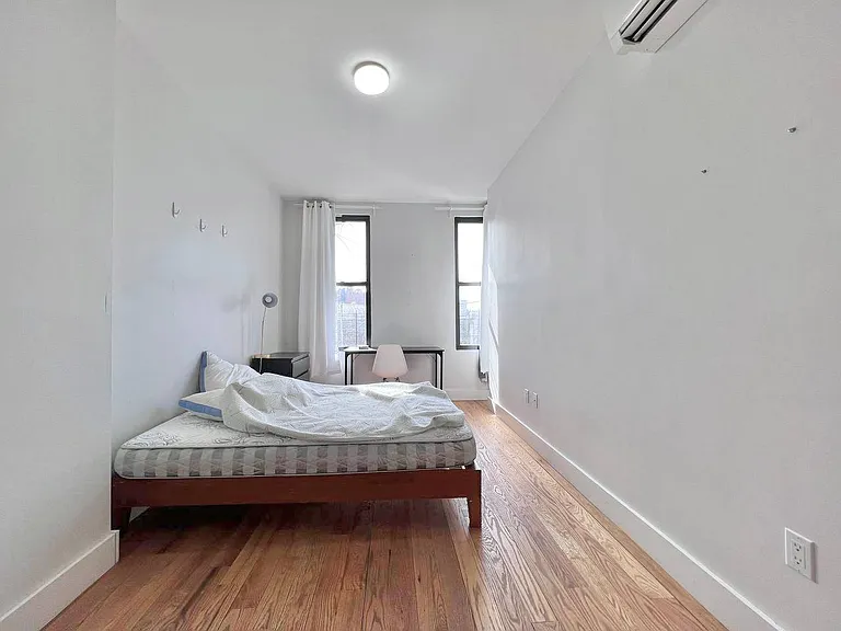 879 Cypress Ave #2L — Photo 7