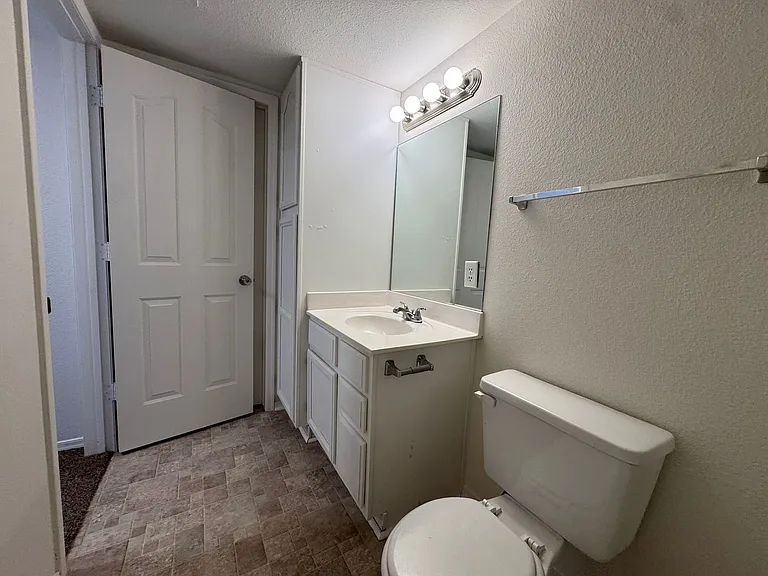 1344 Park Ln — Photo 25