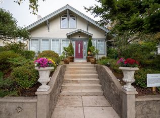 1089 1st St, Florence, OR 97439