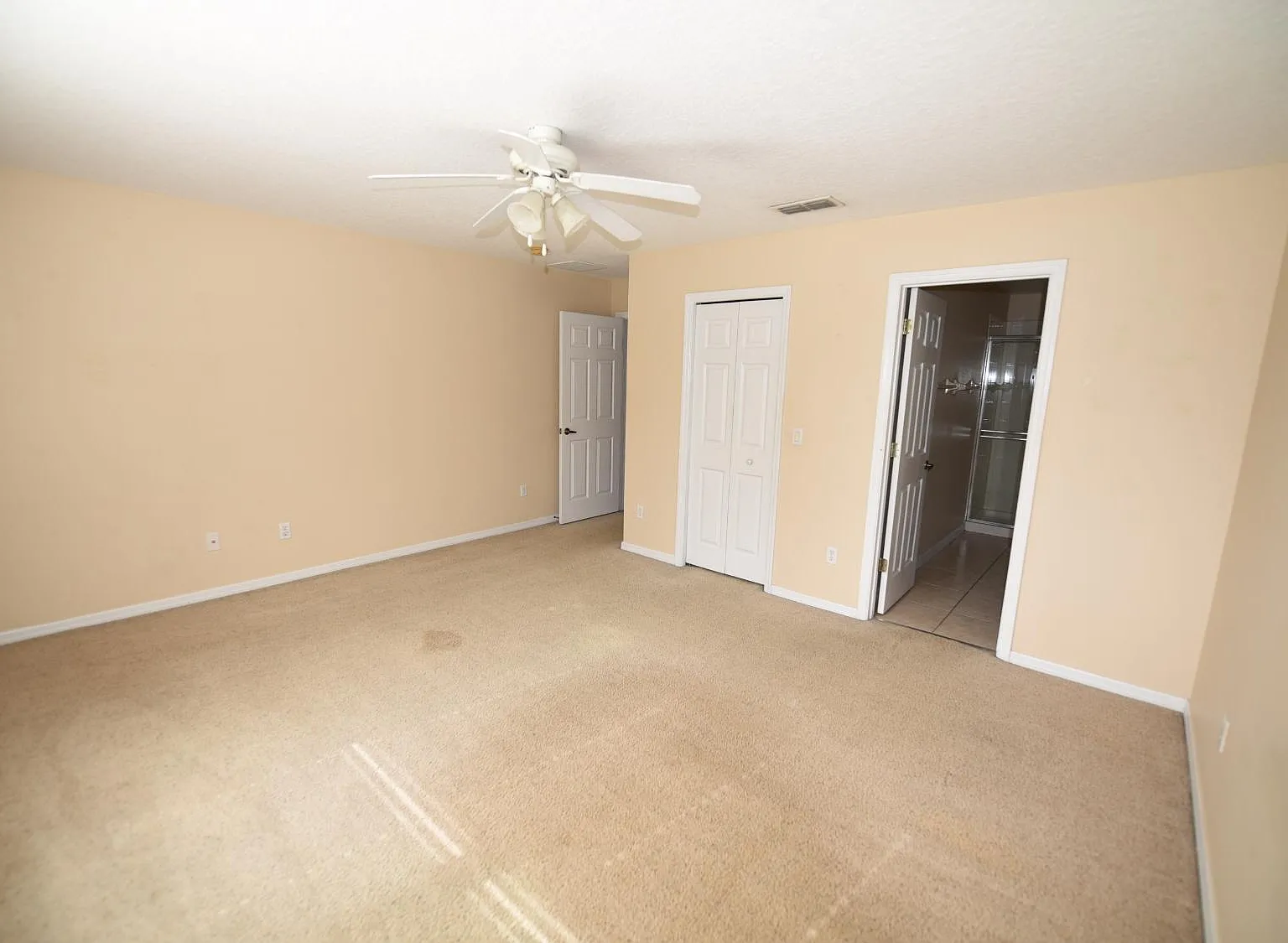 3 bed, 2.5 bath, 1480 sqft, $2,350 — Photo 3