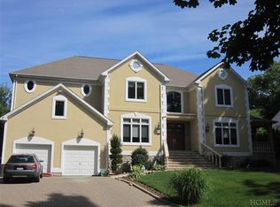 90 Sunnyside Way, New Rochelle, NY 10804