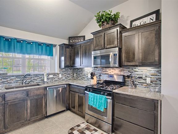 5th image of 1010 Eaglerock Ln