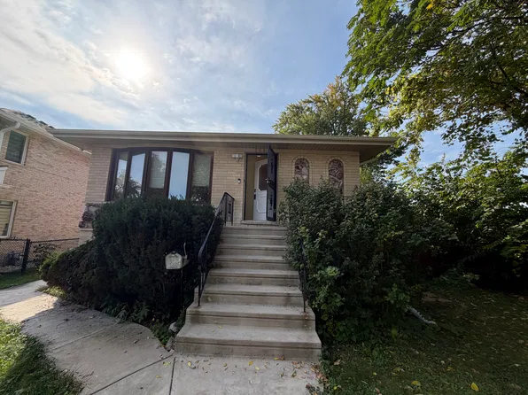 7017 W Jarvis Ave, Niles, IL 60714