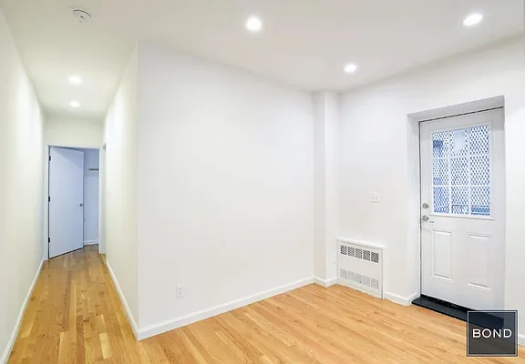 Rented by Bond New York | media 24