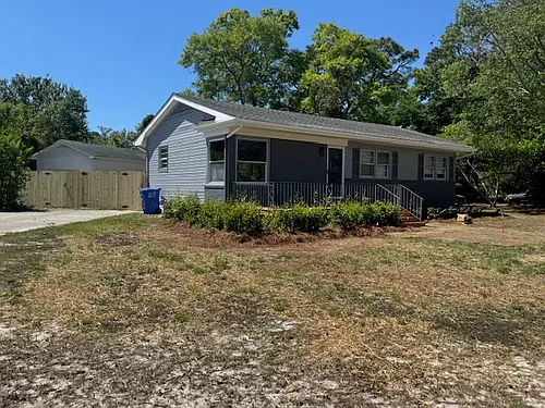 236 Spruce Dr Photo 1