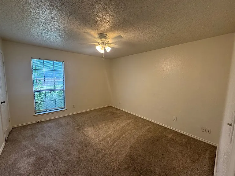 1940 Willow Vale Dr — Photo 10
