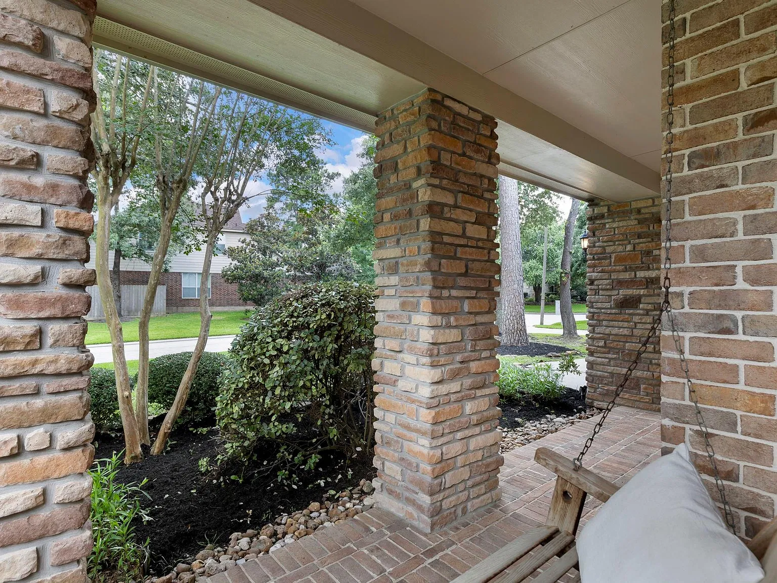 5 bed, 3.5 bath, 3556 sqft, $4,000 — Photo 3