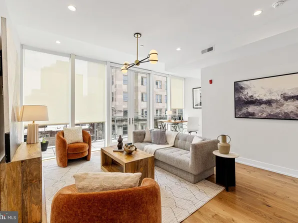 262 S 16th St #7, Philadelphia, PA 19102