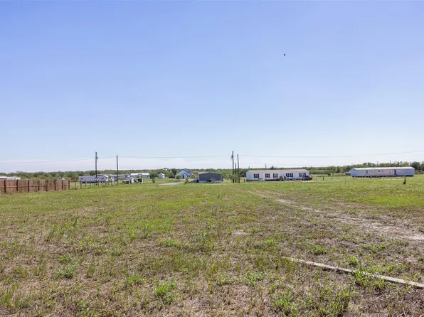 181 Aguila Dr, Lockhart, TX 78644