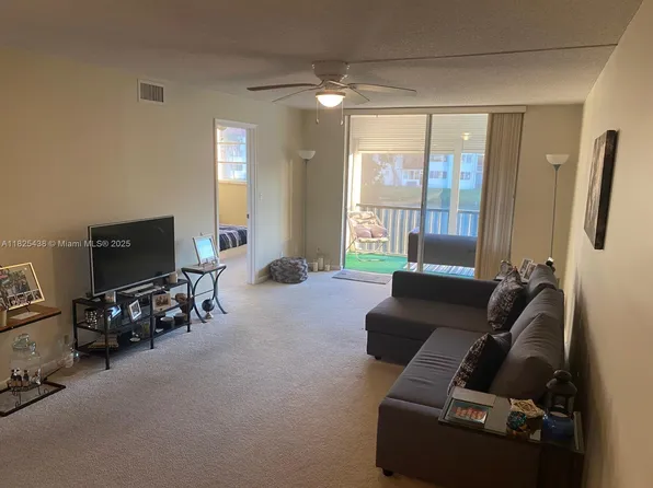 361 S Hollybrook Dr APT 206, Hollywood, FL 33025