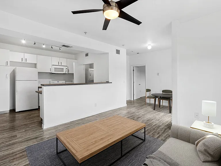 Green Spring Apartments — Photo 14