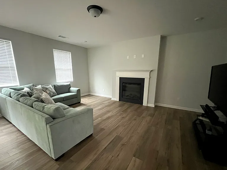 46 Hickory Grove Ave — Photo 6