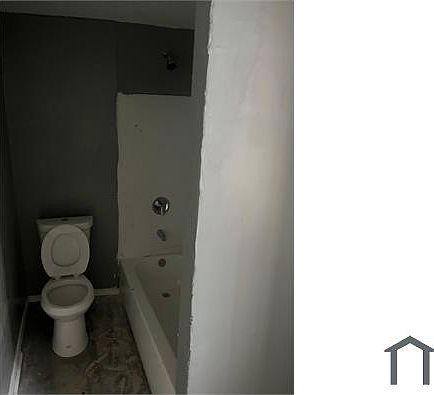 5th image of 21 Grosvenor Ave