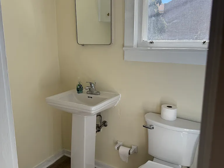 156 S Lawrence St — Photo 8