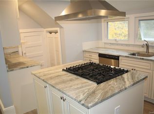 4 Voorhis Pt, Nyack, NY 10960