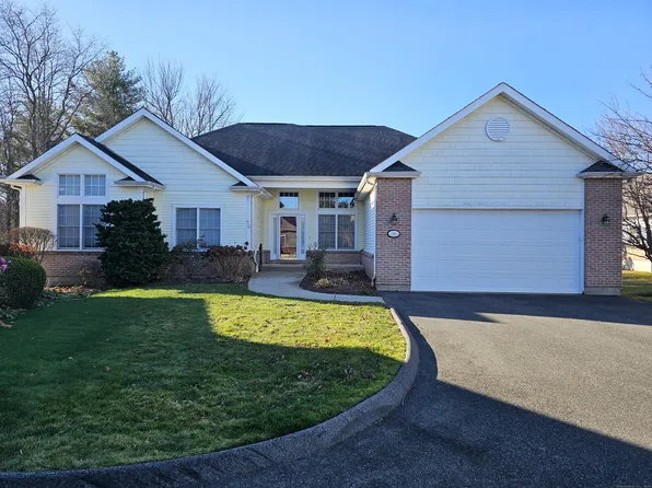 36 Jillian Cir, West Hartford, CT 06107