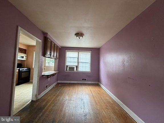 4th image of 8648 Oak Rd