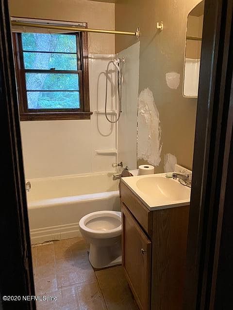 2nd image of 520 Chatham St
