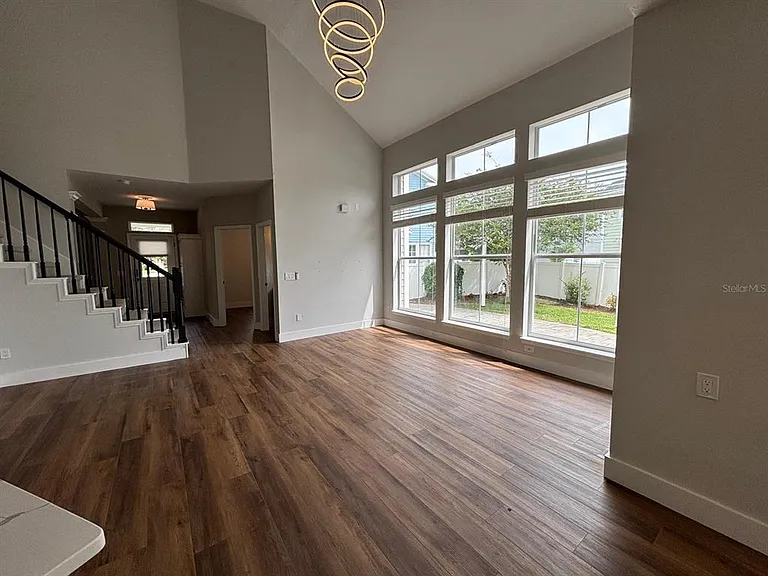 903 Yew Ct — Photo 15