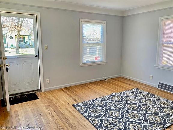 4th image of 7625 Larme Ave