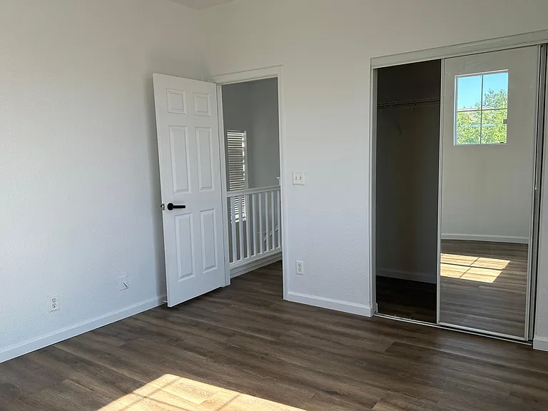 2230 Gibralter Ln — Photo 12