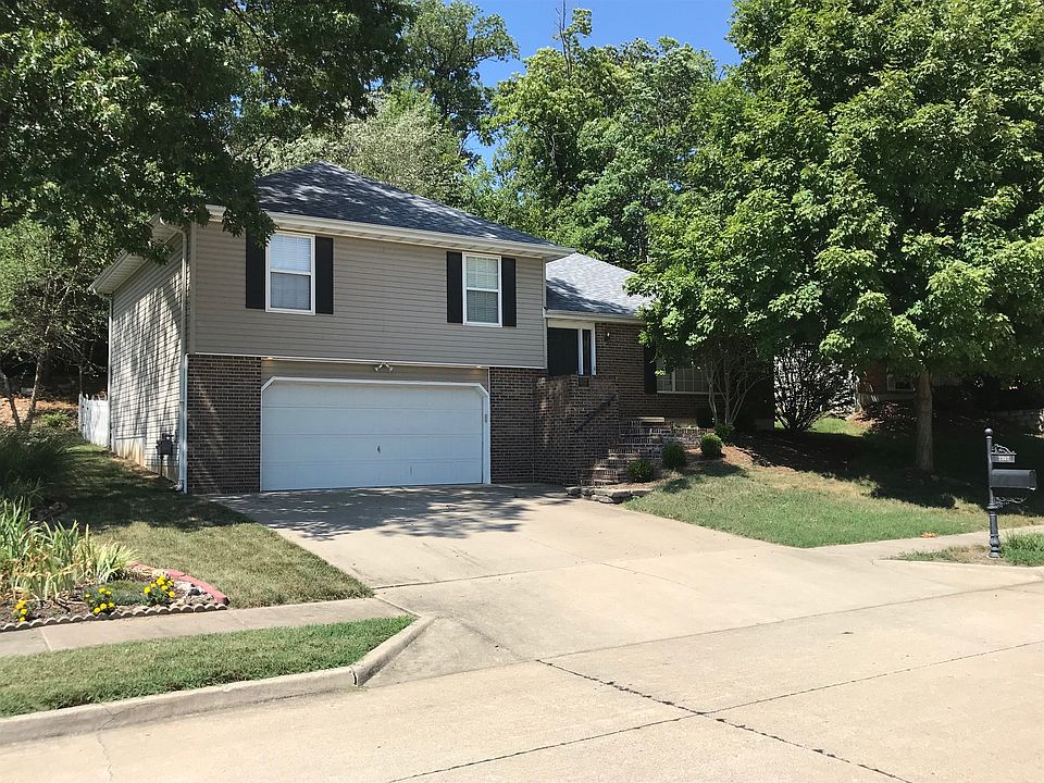 1st image of 2307 Memorial Ct