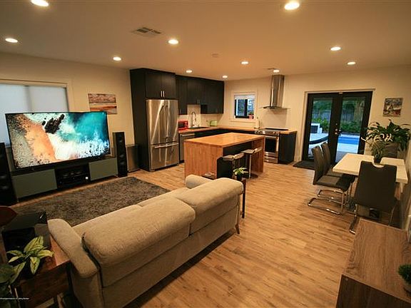 4th image of 359 Winters St