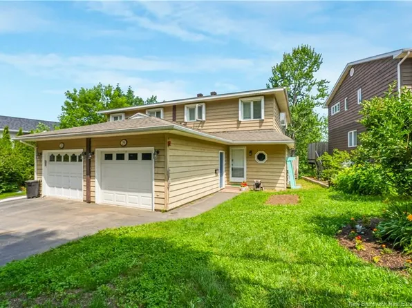 29 Biggs St, Fredericton, NB E3B 6H8