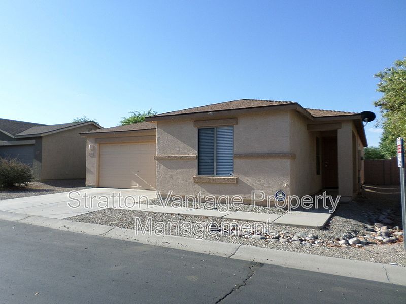 1st image of 2553 E Meadow Mist Ln