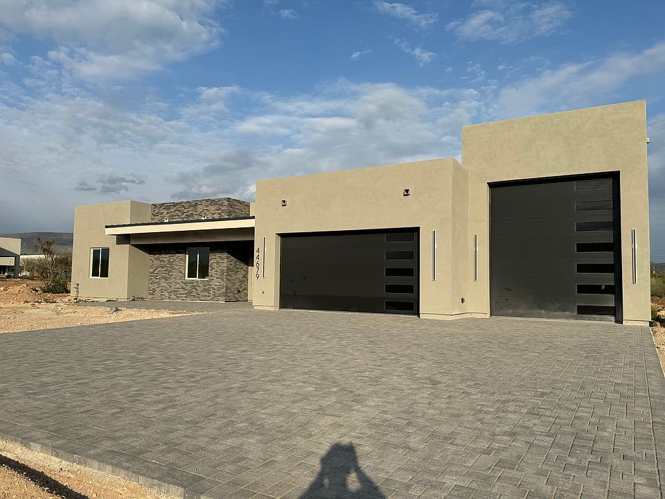 1st image of 403 E Mano Dr