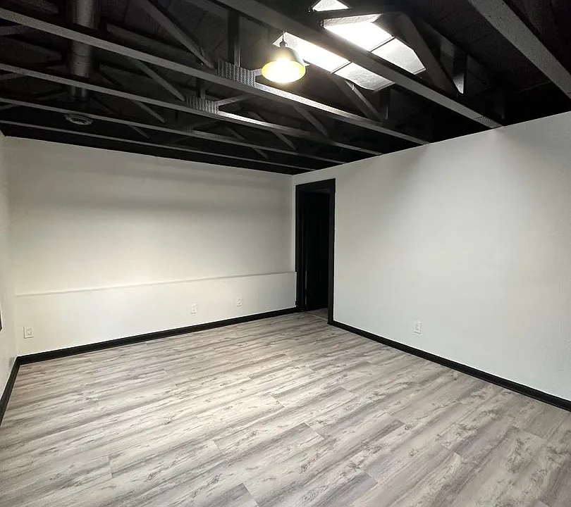 4630 W North Ave