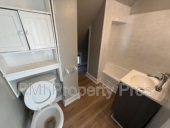 5th image of 3806 W Rohr Ave