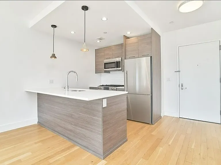 241 Atlantic Ave #4H — Photo 2