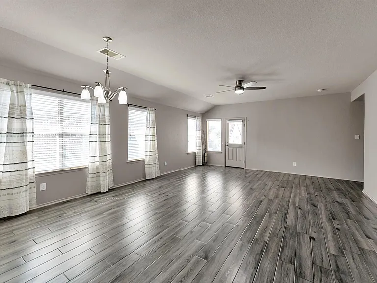 9530 Paloma Creek Dr — Photo 17