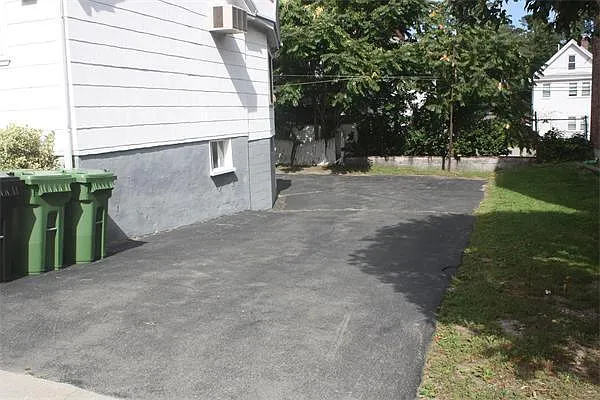 8-10 Ralph Piteri Ter — Photo 2