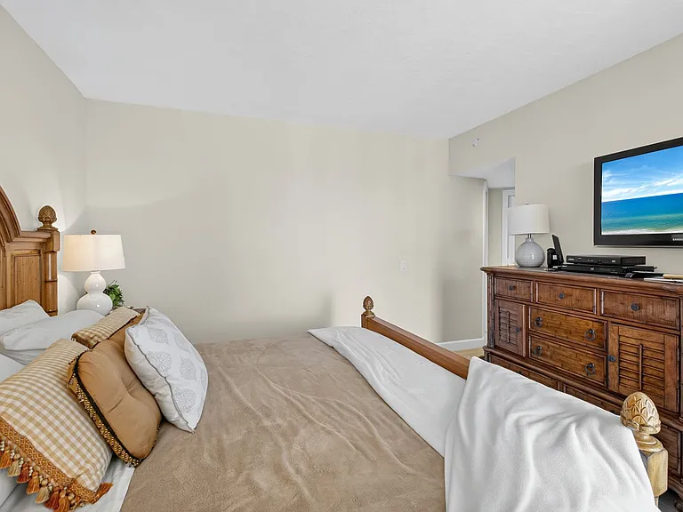 4041 Gulf Shore Blvd N #1807 — Photo 23