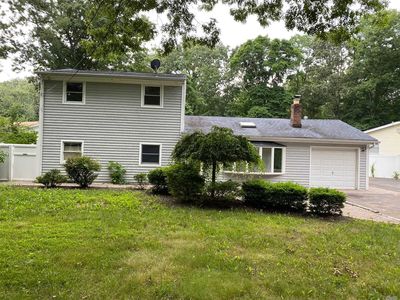 200 W Yaphank Rd, Coram, NY, 11727