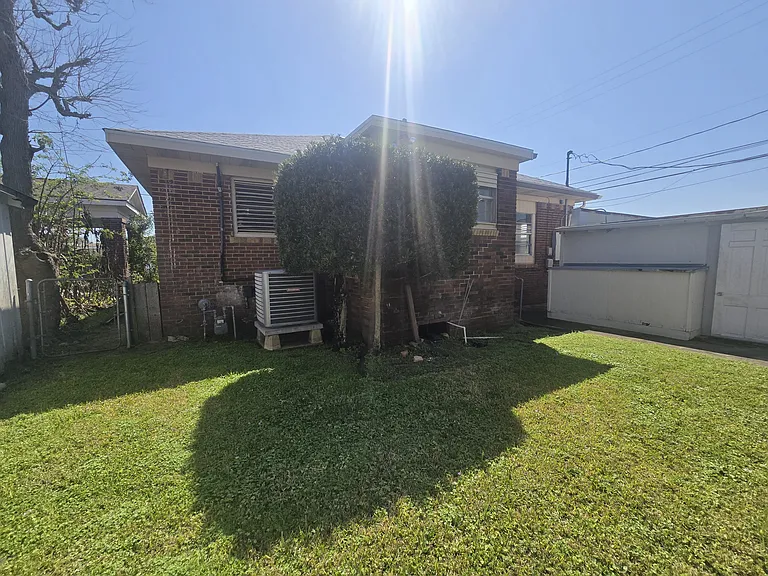 3828 Avenue S 1/2 — Photo 22