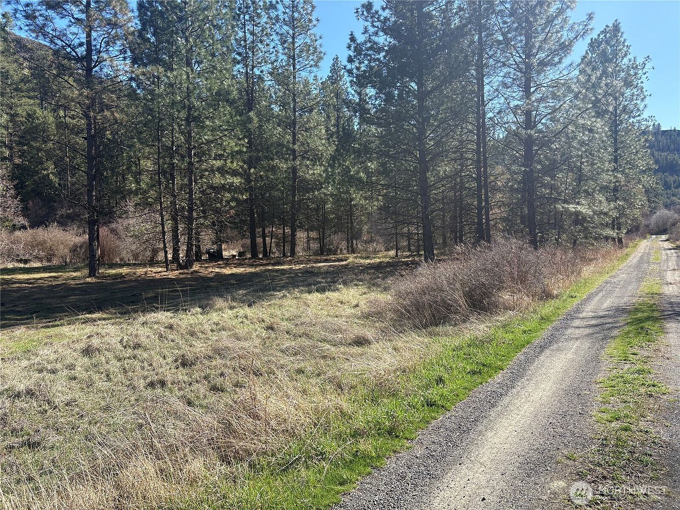 4th image of 32900 Hawk Creek Ranch Rd N